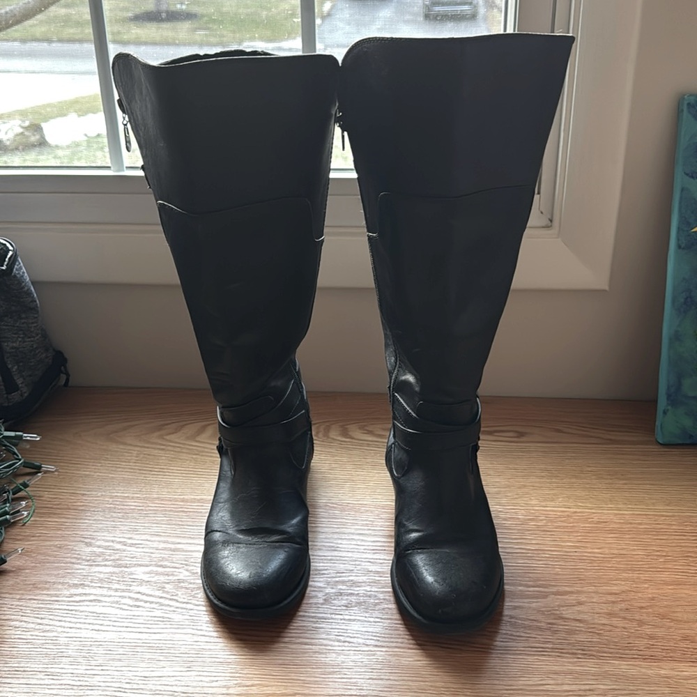 Women’s 8.5 tall black boots